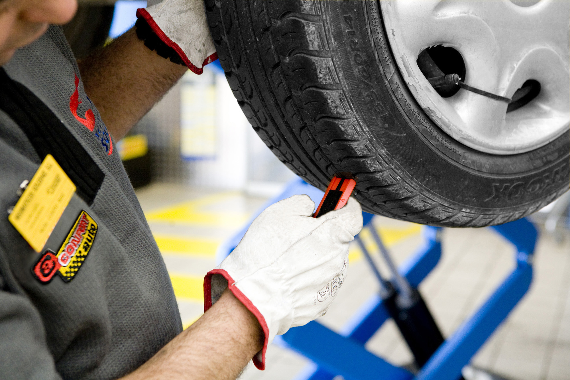 Neumáticos Soledad y Michelin realizarán en San Pedro Alcántara revisiones gratuitas de vehículos