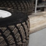 cambiar el neumático de un coche