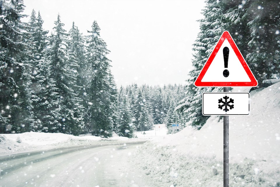 Cómo conducir de forma segura con temporal de frío