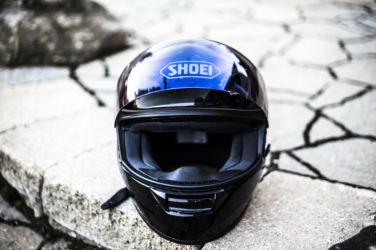 Cómo lavar un casco de moto