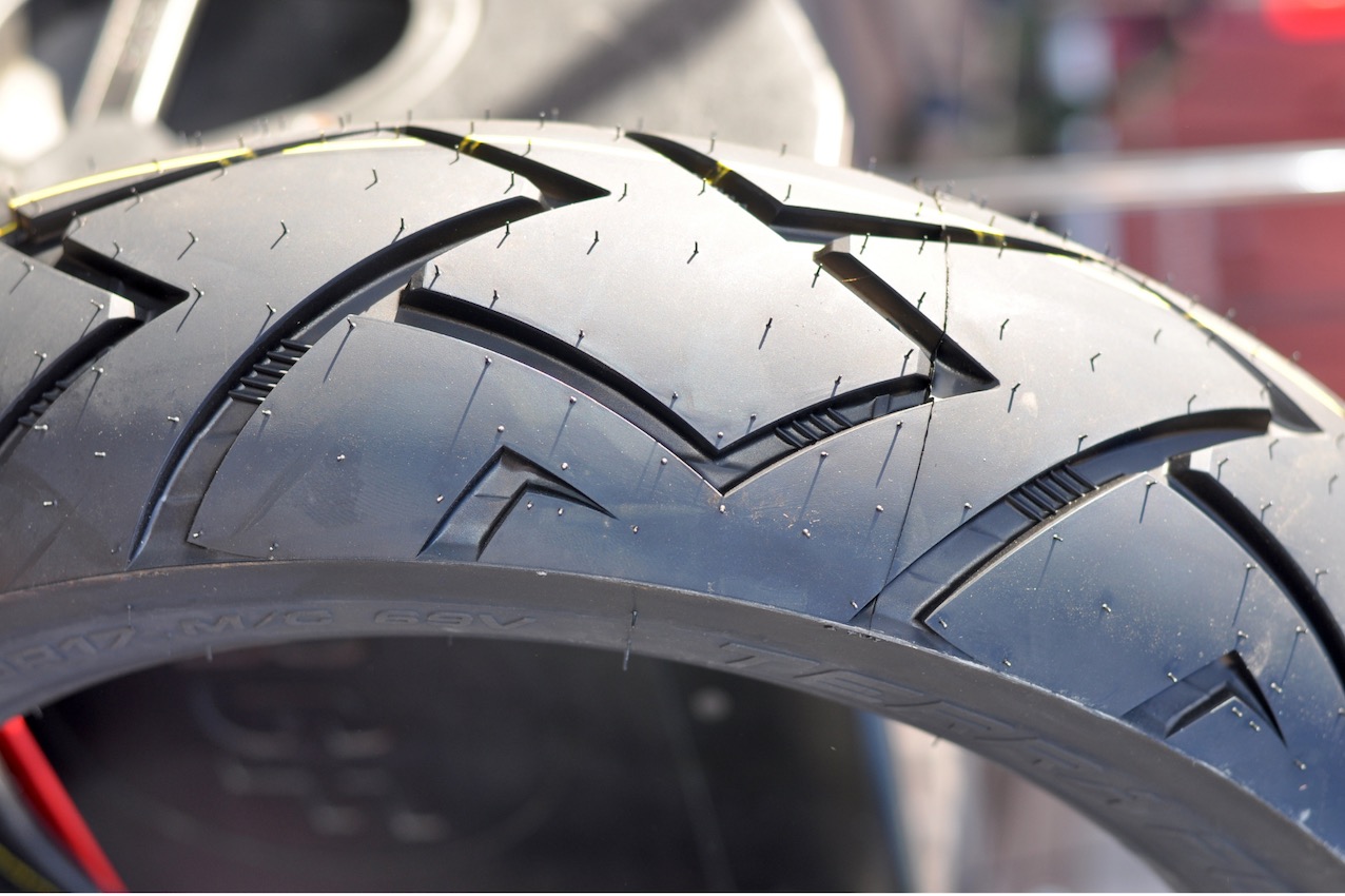 Cómo leer un neumático de moto