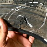 Grieta en el flanco del neumático