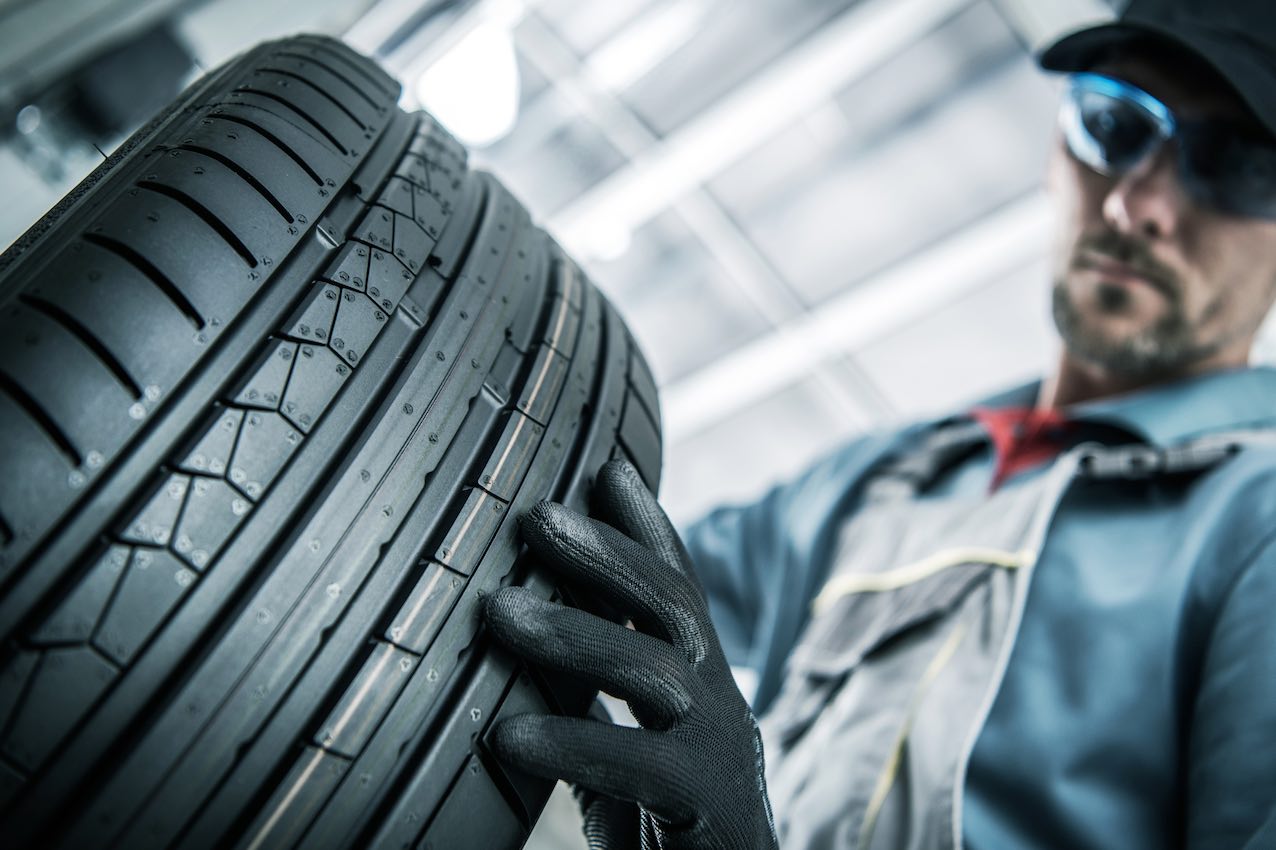 Montar un neumático con índice de carga superior