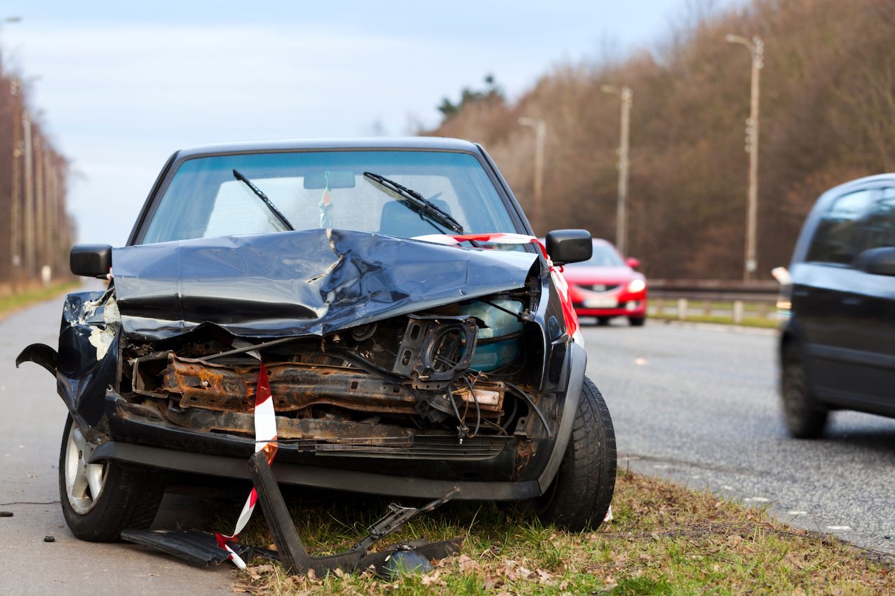 Punto negro en carretera