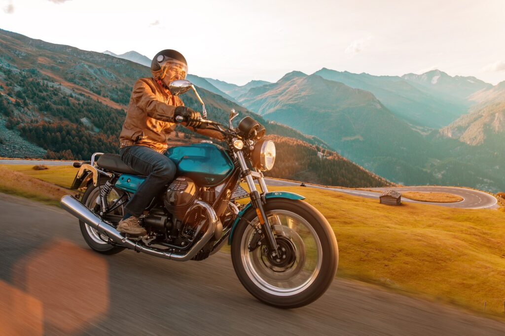 Qué ropa llevar en moto en verano