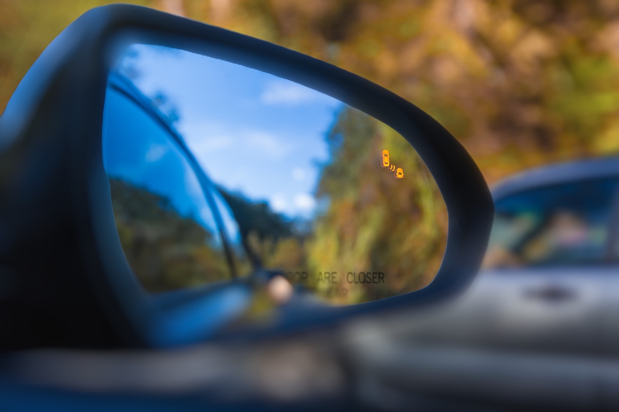 Instalar un sensor de ángulo muerto en el coche