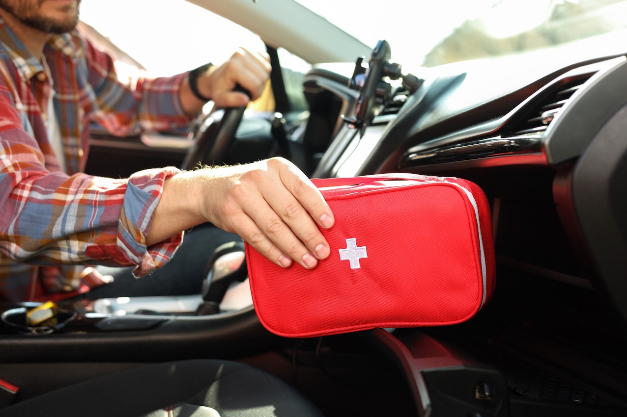 Qué llevar en el botiquín del coche